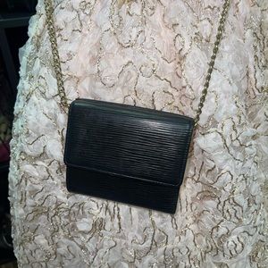 Authentic Louis Vuitton black epi leather wallet without chain